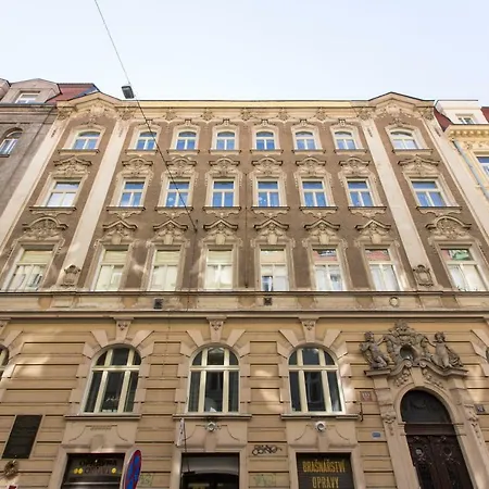 Apartment Jt's Navratilova Str. *