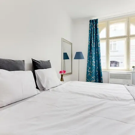 Jt's Navratilova Str. شقة *
